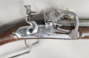 Photo 10 : FUSIL MOUSQUET DIT « DE VAUBAN », arme à silex et à mèche.