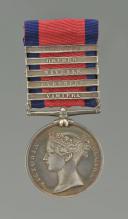 Photo 1 : MÉDAILLE DU SERVICE DANS L'ARMÉE ANGLAISE, ATTRIBUÉ J. PHILP, du 91 régiment D'INFANTERIE, AVEC BARRETTES COMMÉMORATIVES TOULOUSE, ORTHES, NIVELLE, PYRÉNÉES ET VIMIERA, RÉGNE DE VICTORIA 1848.