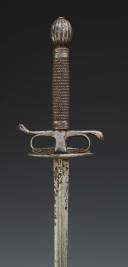 Photo 2 : IRON OFFICER'S SWORD WITH MUSKETEER, Circa 1700-1720. 25906AJC