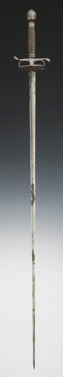 Photo 6 : IRON OFFICER'S SWORD WITH MUSKETEER, Circa 1700-1720. 25906AJC