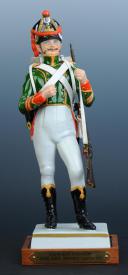 Photo 2 : FIGURINE EN PORCELAINE PAR VAN GERDINGE, FLANQUEUR GRENADIER JEUNE GARDE IMPERIAL 1811