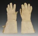 Photo 2 : PAIRE DE GANTS TROUPE AYANT APPARTENU À JEAN-BAPTISTE DUCROT, CENT GARDES DE L'EMPEREUR NAPOLÉON III, Second Empire. 33564
