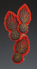 TROIS GRENADES DE RETROUSSIS D'UNIFORME, Deuxième République. 26200