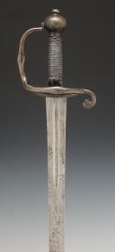 Photo 4 : FORTE ÉPÉE D'ARSENAL, DITE «WALLONNE» POUR LA CAVALERIE, règne de Louis XIV, vers 1650-1680. 34582