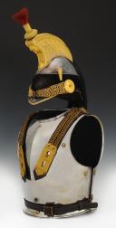 Photo 5 : CASQUE ET CUIRASSE D'OFFICIER DE CUIRASSIERS, modèle 1858, Second Empire. 27741