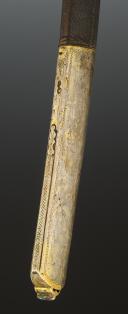 Photo 6 : FOURREAU DE SABRE ORIENTAL À GARNITURES EN VERMEIL, Premier tiers du XIXème siècle. 32794