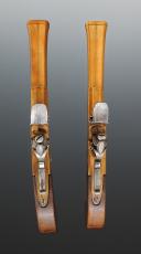 Photo 2 : PAIR OF FLINTLOCK OFFICER'S PISTOLS FROM THE BRITISH NAVY, Early 19th century. 29570R