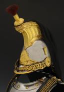 Photo 4 : CASQUE ET CUIRASSE DU SECOND RÉGIMENT DE CUIRASSIERS DE LA GARDE IMPÉRIALE, modèle 1854, Second Empire. 27724/27725