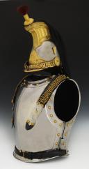 Photo 6 : CASQUE ET CUIRASSE DU SECOND RÉGIMENT DE CUIRASSIERS DE LA GARDE IMPÉRIALE, modèle 1854, Second Empire. 27724/27725