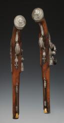Photo 4 : PAIR OF FLINTLOCK OFFICER PISTOLS SIGNED "BARTOLOMEO", Old Monarchy, 1680-1720. 30096