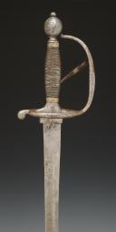 Photo 6 : SABRE DE CAVALERIE OU DE DRAGONS, modèle 1767, Ancienne Monarchie, règne de Louis XV et Louis XVI, 1767 à 1783. 34587