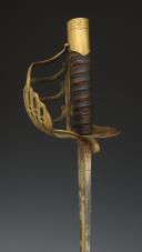 Photo 9 : SABRE À GARDE DE BATAILLE D'OFFICIER DE DRAGONS OU GENDARMERIE, Révolution - Premier Empire. 32693