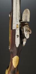 Photo 4 : PISTOLET D'ARÇON D'OFFICIER DES GARDES DU CORPS DU ROI D'ESPAGNE,  modèle de 1789. Fin du 18ène siècle, règne de Charles IV. 34591