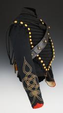 Photo 6 : DOLMAN, CORDON RAQUETTES, GIBERNE ET SABRETACHE DE LIEUTENANT DU 7ème RÉGIMENT DE HUSSARDS en tenue de campagne, vers 1845, Monarchie de Juillet. 33607