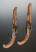 Photo 5 : PAIRE DE PISTOLETS À DOUBLE CANON SIGNÉS « SOVICHE / LE CADET », Ancienne Monarchie. 33736