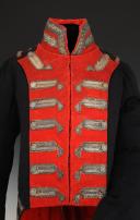 Photo 3 : HABIT D'OFFICIER DES GARDES DU CORPS DE LA MAISON MILITAIRE DU ROI de grande tenue, modèle 1814, Restauration. 30008