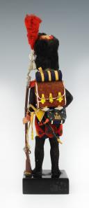Photo 3 : MARCEL RIFFET - GENDARME DE LA GARDE IMPÉRIALE PREMIER EMPIRE : figurine habillée, XXème siècle. 26428