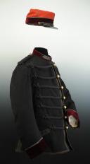 Photo 2 : DOLMAN ET KÉPI D'UN SOUS-LIEUTENANT MÉDECIN, fin XIXème siècle. 