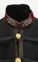 Photo 5 : DOLMAN ET KÉPI D'UN SOUS-LIEUTENANT MÉDECIN, fin XIXème siècle. 