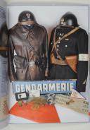 Photo 7 : UNIFORMES N° 28 - LE CASQUE FRANCAIS 1915 - 1945
