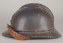 Photo 5 : 393	CASQUE ADRIAN DU COMMERCE D'OFFICIER D'ARTILLERIE, modèle 1923-1926.