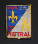 ÉCUSSON GROUPEMENT 17 du 2d modèle variante lettres écarlate FRÉDÉRIC MISTRAL DES CHANTIERS DE JEUNESSE, Seconde Guerre Mondiale. 31667-10