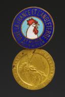 DEUX INSIGNES PATRIOTIQUES DE LA PÉRIODE DE LA DRÔLE DE GUERRE, Seconde Guerre Mondiale. 31478-2R