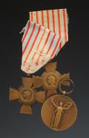 LOT DE DÉCORATIONS MILITAIRES, Première Guerre Mondiale. 29741-10-11-12R