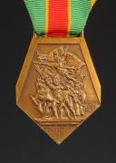 MÉDAILLE DE LA FÉDÉRATION NATIONALE DES COMBATTANTS VOLONTAIRES, classe bronze, Cinquième République. 29788-73R
