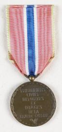 Photo 2 : MÉDAILLE DES CIVILS DÉPORTÉS ET OTAGES DE LA GRANDE GUERRE, crée en mars 1936.