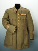 Photo 3 : TUNIQUE D’UN COMMANDANT DU SECOND RÉGIMENT ÉTRANGER D’INFANTERIE, modèle 1929.