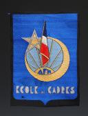 ÉCUSSON DE L'ÉCOLE DES CADRES D'AFRIQUE DU NORD DES CHANTIERS DE JEUNESSE, Seconde Guerre Mondiale. 31705R