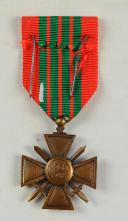 Photo 2 : CROIX DE GUERRE 1939-1945 AVEC ÉTOILE, septembre 1939.