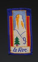 ÉCUSSON GROUPEMENT 9 LE ROC DES CHANTIERS DE JEUNESSE, 2d modèle (petit modéle), Seconde Guerre Mondiale. 31657-2