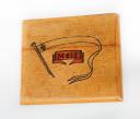 ÉTUI À CIGARETTES EN BOIS PEINT AUX NOM DU BÂTIMENT « M612 » DE LA 12ème FLOTTILLE DE DRAGUEURS DE MINES, Seconde Guerre Mondiale. 30631