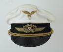 Photo 1 : CASQUETTE D’OFFICIER GÉNÉRAL DE LA LUFTWAFFE À COIFFE BLANCHE, Schirmmütze.