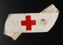 BRASSARD D'INFIRMIER AMÉRICAIN AFFECTÉ À UN MEMBRE D'UNE UNITÉ MÉDICALE FRANÇAISE, Seconde Guerre Mondiale. 31375-2R