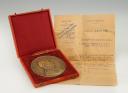 MÉDAILLE DE TABLE CADEAU FAIT AUX CHEMINOTS MÉRITANTS À L'OCCASION DE LA FÊTE DU TRAVAIL EN 1944, Seconde Guerre Mondiale. 31621R