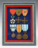 CADRE AVEC DÉCORATIONS MILITAIRES, Troisième République. 29246-34