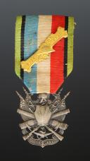 MÉDAILLES DE VÉTÉRANS DU CONFLIT FRANCO-PRUSSIEN AVEC AGRAFE « 1914-1918 », Troisième République. 29788-15R