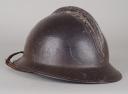 Photo 6 : 490	CASQUE ADRIAN D'INFANTERIE, modèle 1926, avec couvre-casque.