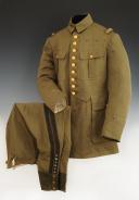 TUNIQUE DU GÉNÉRAL DE DIVISION DES TROUPES D'AFRIQUE ET COLONIALES FIDÈLE HENRI DECHERF, modèle 1921, Troisième République. 33953R