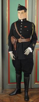 Photo 2 : UNIFORME COMPLET D'UN CHEF DE BATAILLON DU 12e BATAILLON ALPIN DE CHASSEURS À PIED, Première Guerre Mondiale.