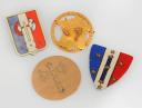 FOUR PROPAGANDA INSIGNIAS FROM THE VICHY REGIME, Second World War. 31762-2R
