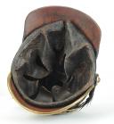Photo 5 : CASQUE À POINTE TROUPE DE L'INFANTERIE PRUSSIENNE DU '6 Pommerisches Inf.-Regt."n° 49, 1°Bataillon, 3° Kompanie, daté 1870, modèle 1867.