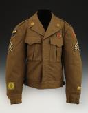 VESTE « IKE » D'UN SERGENT DU 13ème CORPS DE L' US AIR FORCE, modèle octobre 1944, Seconde Guerre Mondiale. 33680R