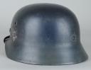 Photo 2 : 536	CASQUE DE LA HEER UN INSIGNE, modèle 1940.