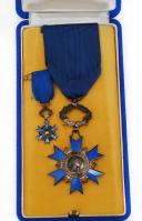 ÉTOILE DE CHEVALIER DE L'ORDRE NATIONAL DU MÉRITE AVEC SA RÉDUCTION EN BOÎTE, Créé en 1963, Cinquième République. 29626-4R