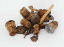 LOT OF CAPS AND ACCESSORIES FOR MODEL 1877 AND 1935 CANTINES, First - Second World War. 28407-7