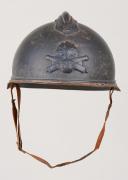 Photo 2 : 345	CASQUE ADRIAN DE L'ARTILLERIE SPÉCIALE, modèle 1915 modifié.